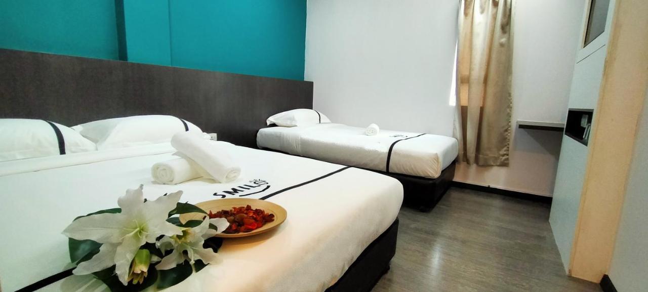 Smile Hotel Petaling Jaya Ss2 Екстер'єр фото