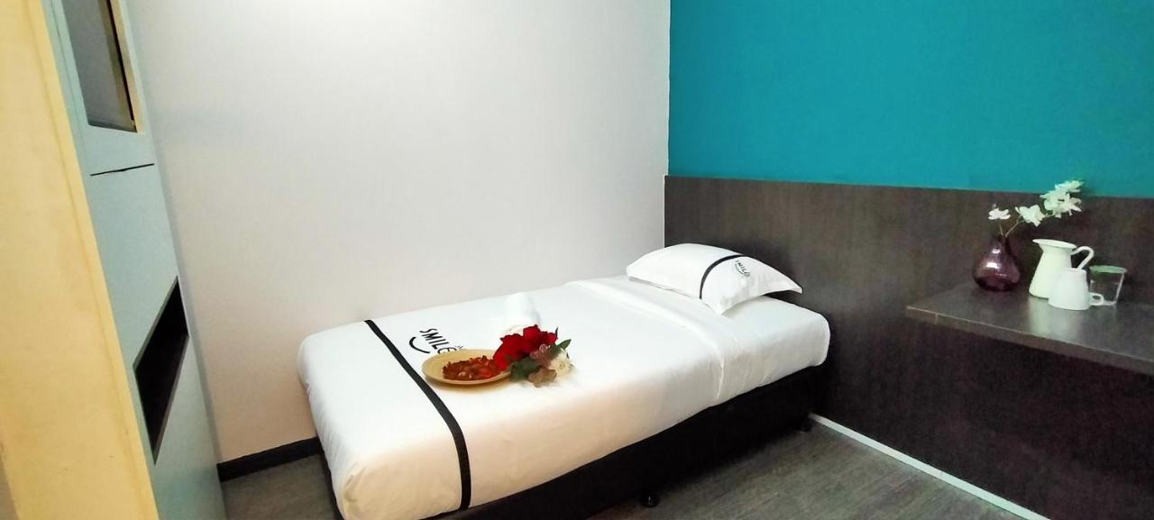 Smile Hotel Petaling Jaya Ss2 Екстер'єр фото
